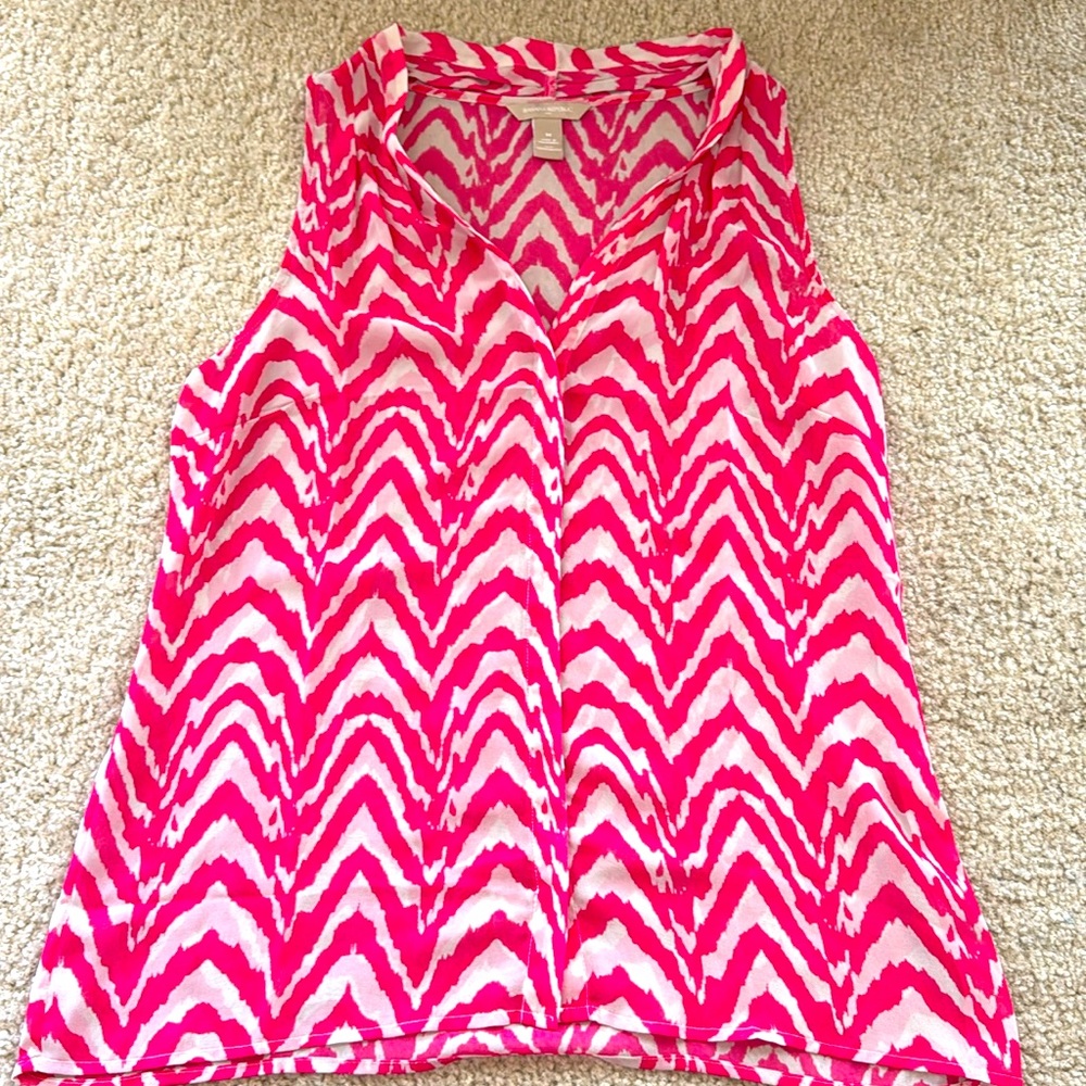 💜 3 for $10 Banana Republic Pink and White Chevron Blouse